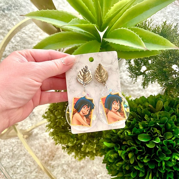 Mowgli Acrylic Dangle Earrings - Picture 4 of 5
